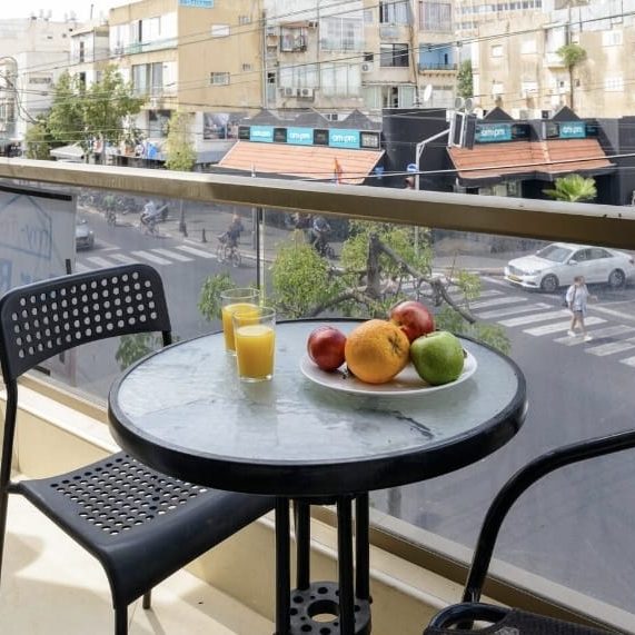 Appartement à Tel-Aviv rue Bograshov Appartement à Tel-Aviv rue Bograshov 3 pièces 68m² avec balconproche de la mer et des commerces