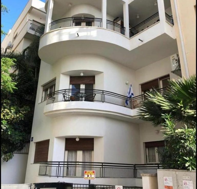 appartement 3 pièces Tel-Aviv Quartier Gan Meir appartement 3 pièces Tel-Aviv Quartier Gan Meir 55m² avec terrasse 10m² emplacement central près de la mer