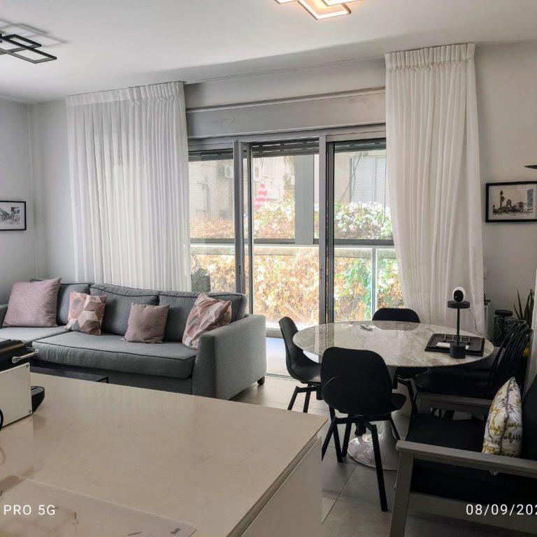 Appartement Tel-Aviv 3 pièces centre ville Appartement Tel-Aviv 3 pièces centre ville 70m² + terrasse 10m² emplacement idéal plein centre ville